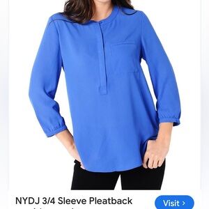 NYDJ Women's Size Medium Blue 3/4 Sleeve Pleat Back Blouse Half Placket